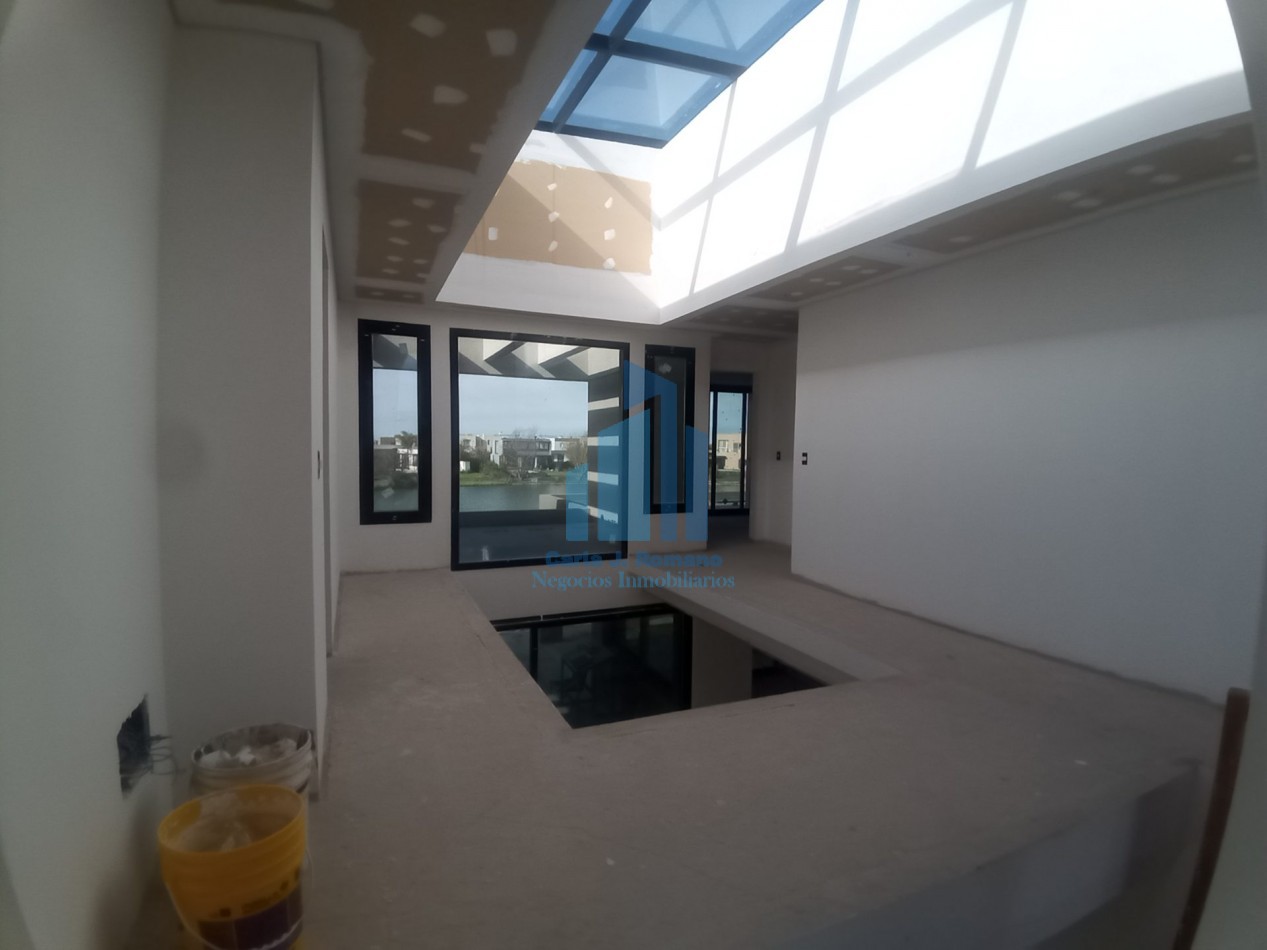 VENTA CASA 6 AMBIENTES EN BARRIO EL CANTON CON VISTA A LAGUNA , ESCOBAR 