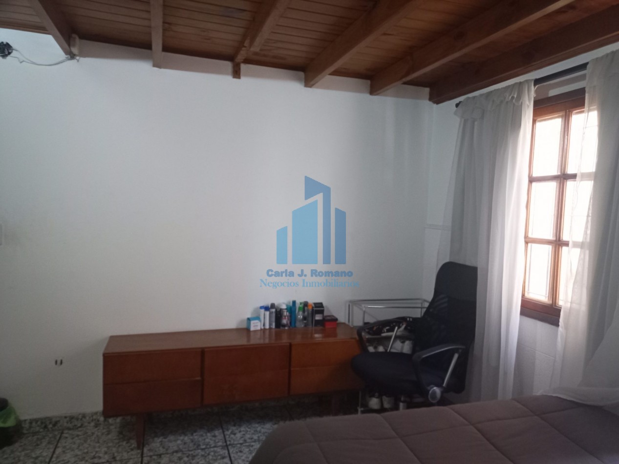 VENTA CASA 5 AMBIENTES C/ COCHERA EN PILAR