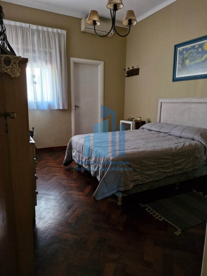 VENTA CASA 4 AMBIENTES C/COCHERA EN HAEDO 