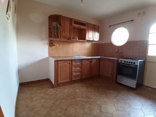 VENTA DUPLEX  3 AMBIENTES C/ COCHERA en CASTELAR