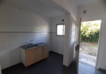 VENTA CASA DE 4 AMBIENTES C/COCHERA CUBIERTA EN QUILMES