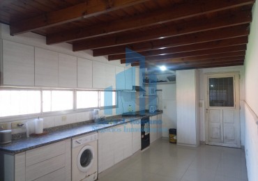 VENTA CASA 5 AMBIENTES C/ COCHERA EN PILAR