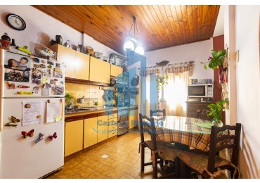 Venta Chalet 5 ambientes con cochera en Sarandi